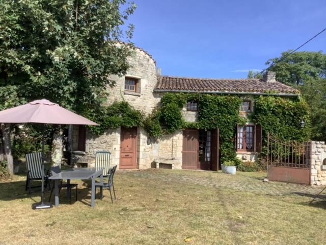 Traditional Charentais Cottage In Countryside 25 Minutes From Royan Balanzac Exterior photo